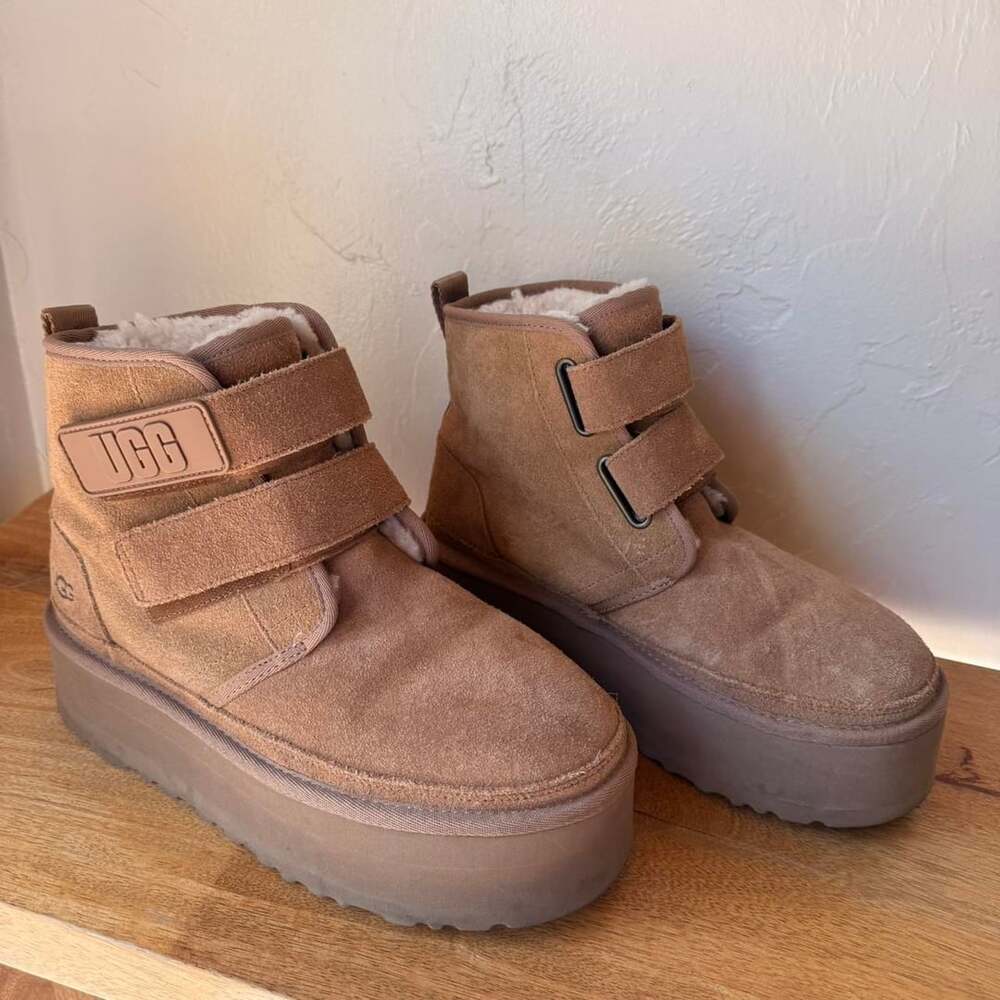 UGG Neumel Platform Boot Size 8 Chestnut Brown
